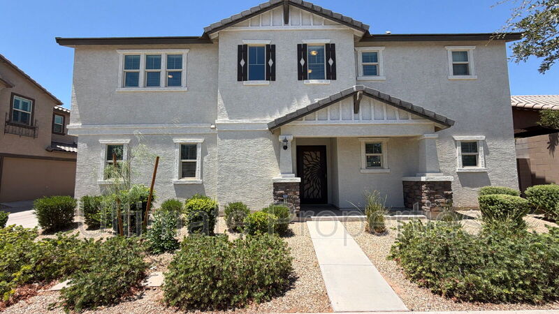 Surprise House: 11694 North 166th Drive