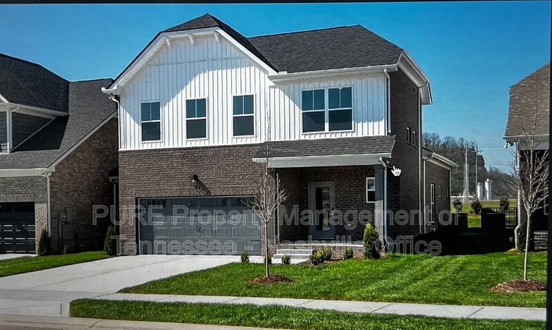 Gallatin House: 105 Weller Lane