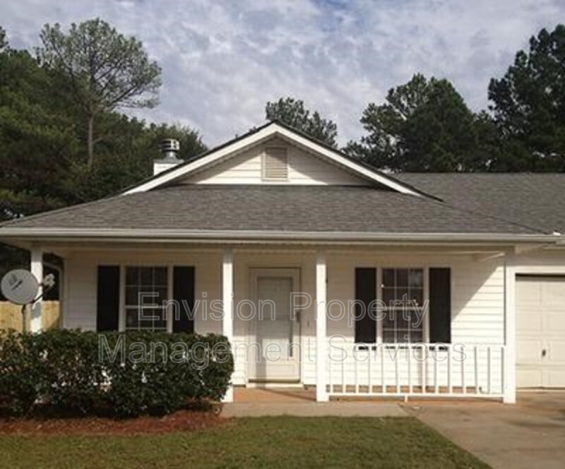 Hampton House: 1393 North Hampton Drive