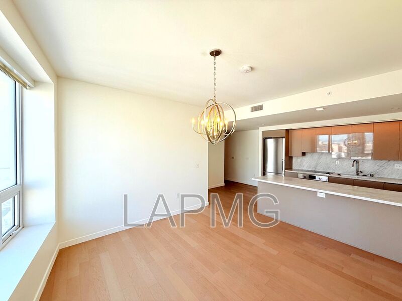 Los Angeles House: 1050 South Grand Avenue