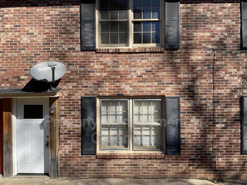 Greenville House: 220 Piney Mountain Road