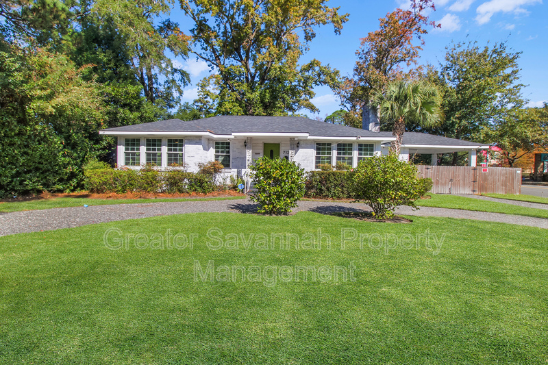 Savannah House: 712 Columbus Drive