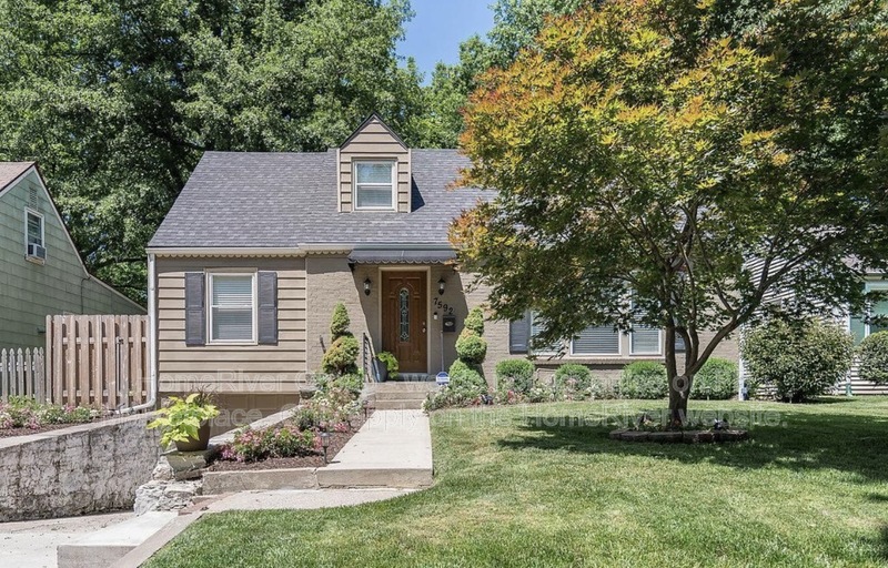 Kansas City House: 7592 Walnut St