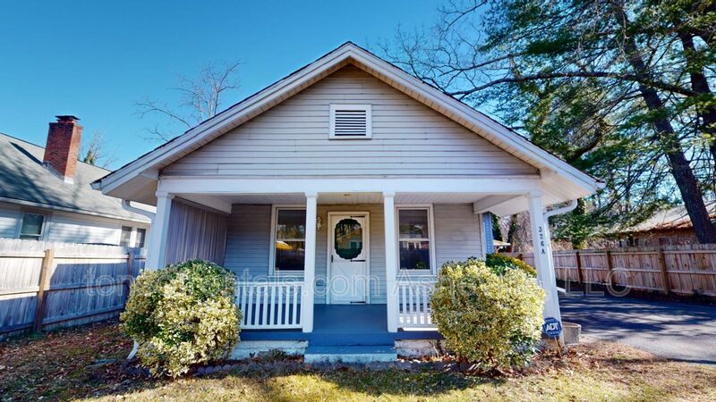 Hendersonville Condo: 326 Spring St.