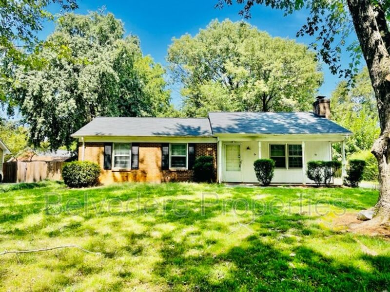 Greensboro House: 4612 Cabot Drive