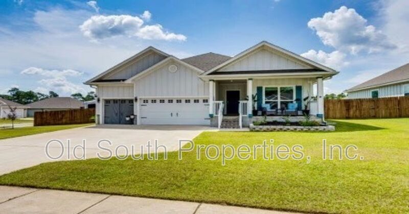 Pensacola House: 10696 Davenport Loop