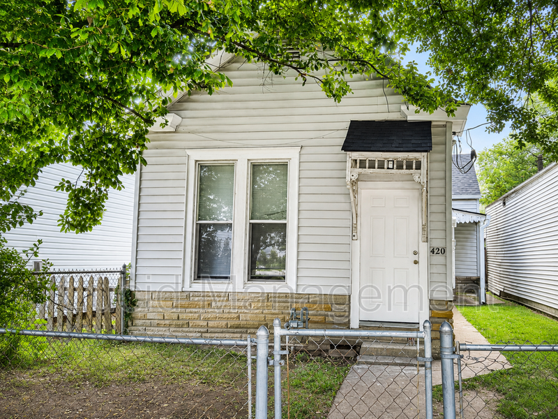 Louisville House: 420 Montana Avenue