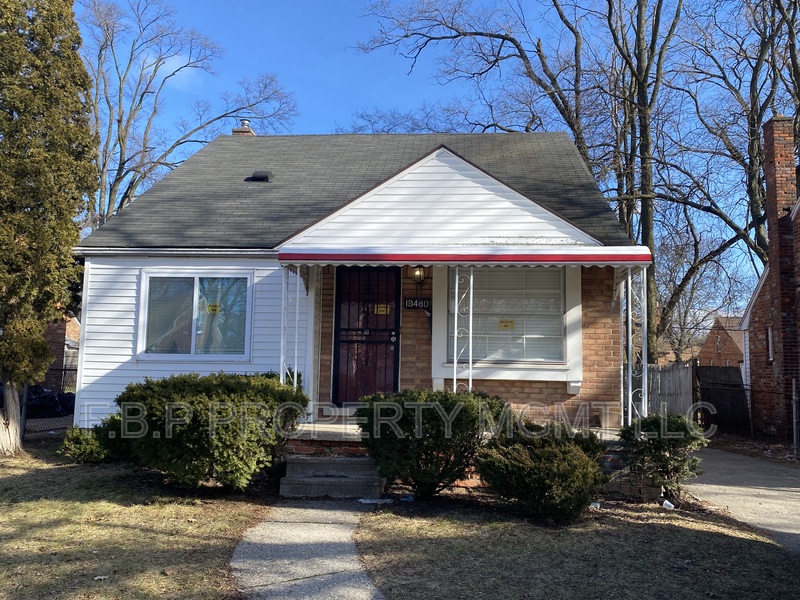 Detroit House: 19480 Huntington Rd