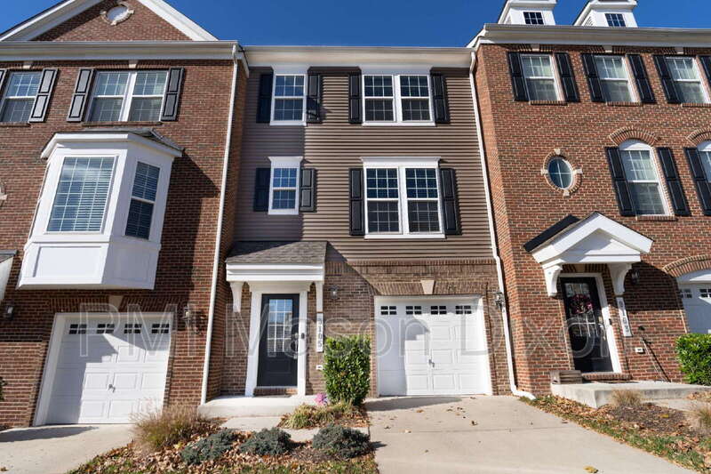 Upper Marlboro Townhome: 9105 Fox Stream Way
