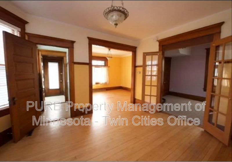 Saint Paul Condo: 109 Page St W