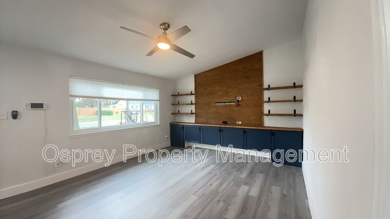 Spacious 5-Bedroom Virginia Beach Home with Workshop & Ample Storage - Photo 8