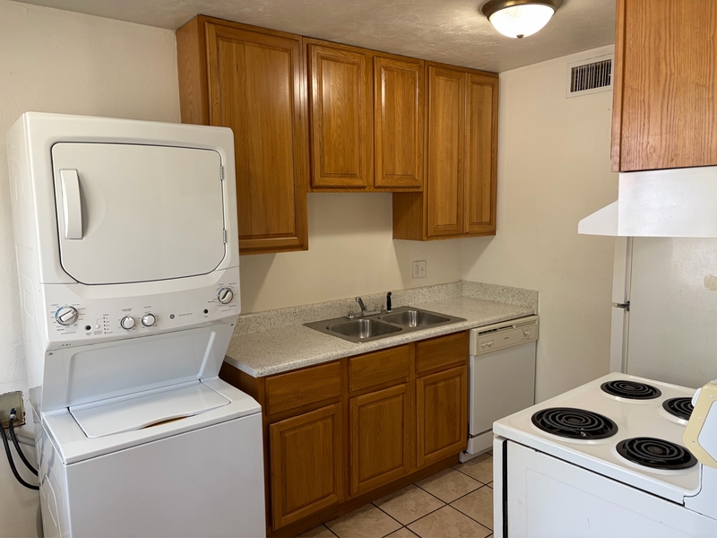 Tallahassee Condo: 215 Lovelace Drive - APT 11