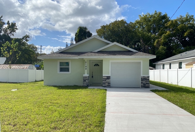 Sanford House: 2188 Hawkins Ave