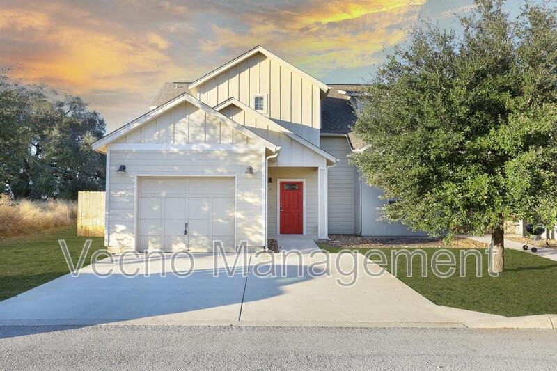 Pleasanton House: 213 Circle Court
