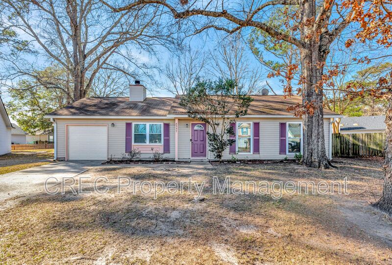 North Charleston House: 8557 S Waccamaw Court