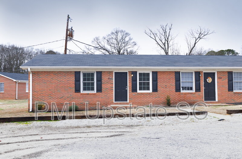 Fountain Inn Condo: 101a Looneybrook Drive