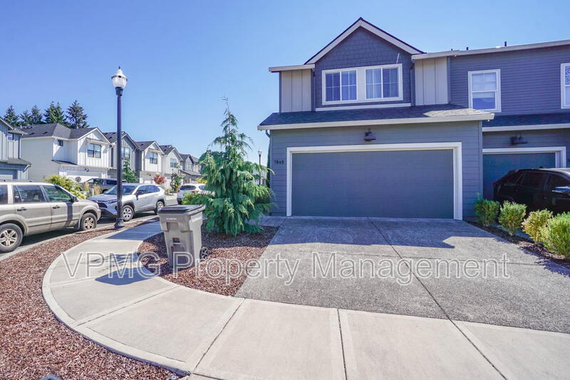 Vancouver Townhome: 7049 Northeast 4th Court