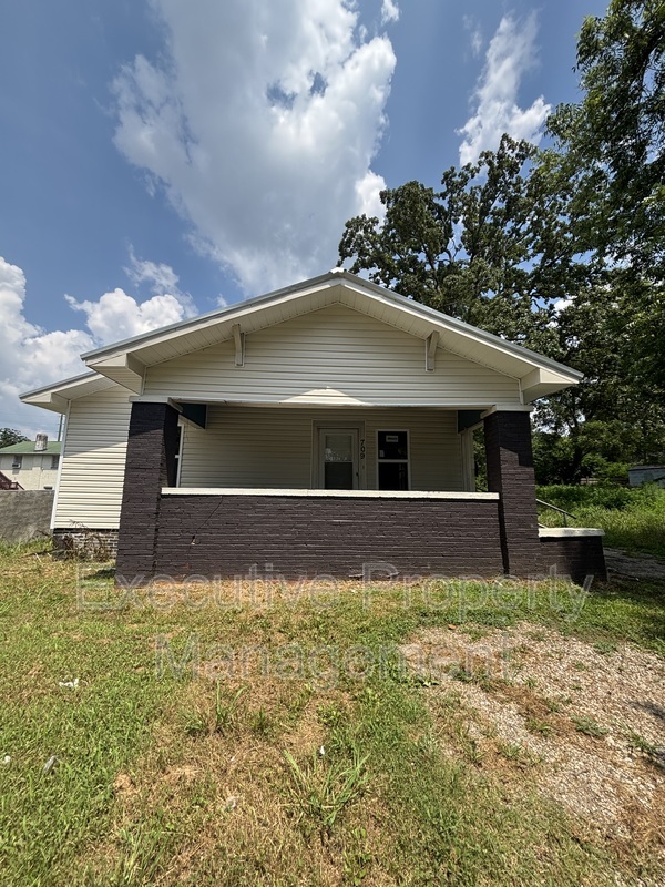 Birmingham House: 709 30th Street