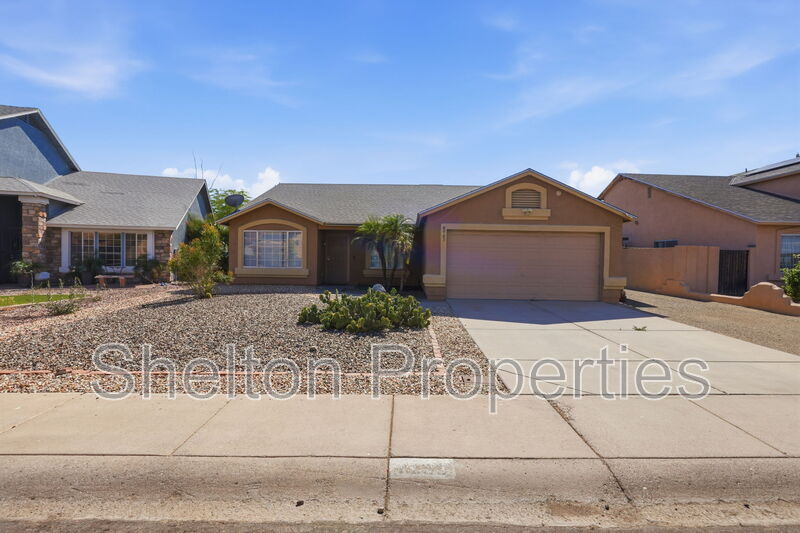 Glendale House: 8963 W Ocotillo Rd