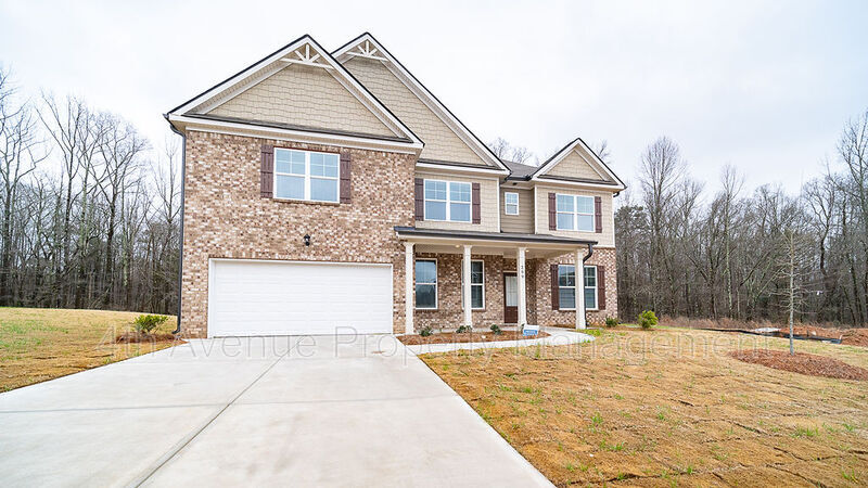 Jefferson House: 209 Paxton Lane