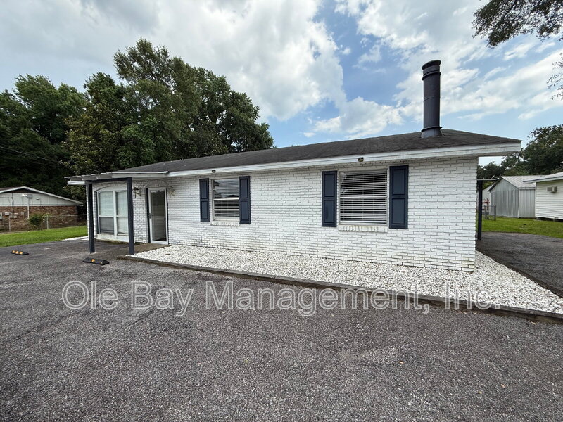 Mobile House: 6201 Three Notch Rd