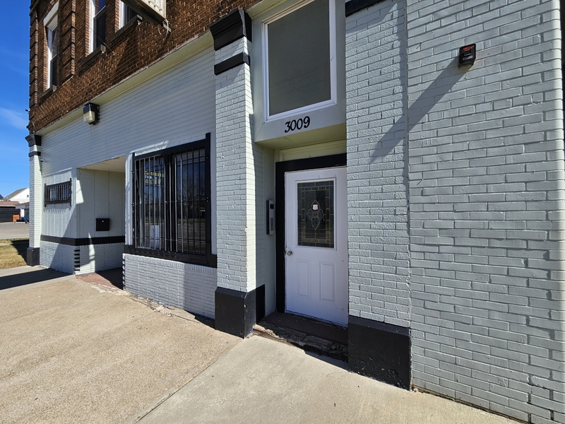 Lorain Condo: 3009 Pearl Avenue - 102