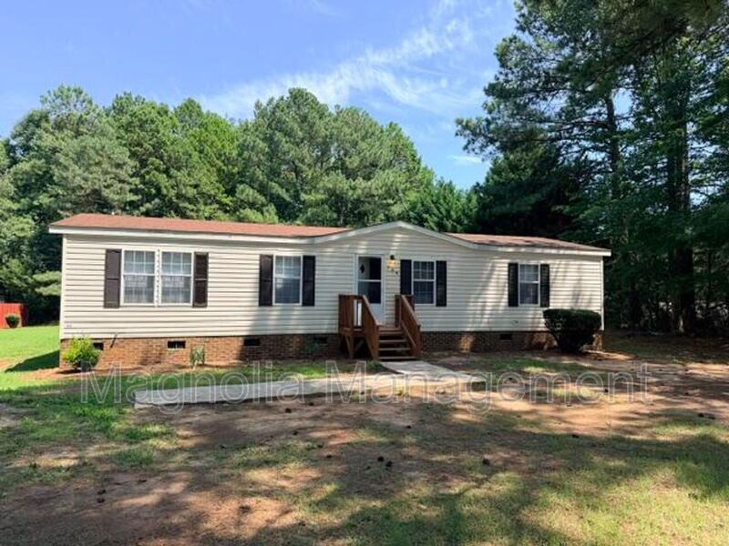 Henderson House: 184 Crowder Lane