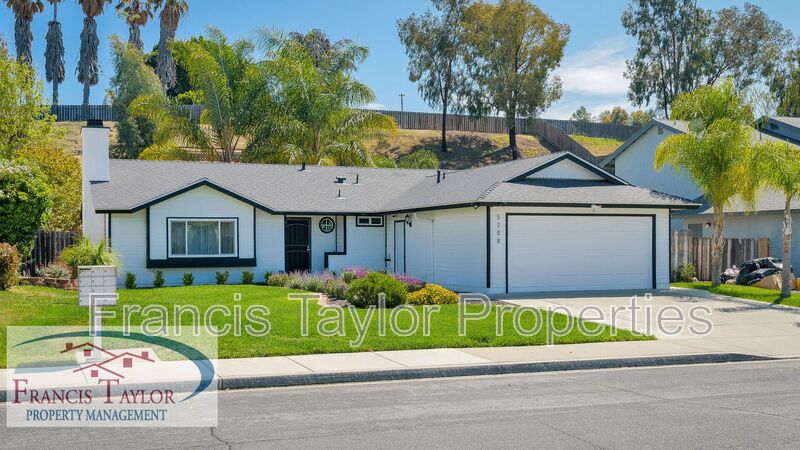 Oceanside House: 5288 Leon Street