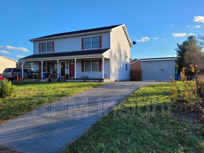 Request a Viewing for 485 Pickett Street, Unit B Tenant Turner