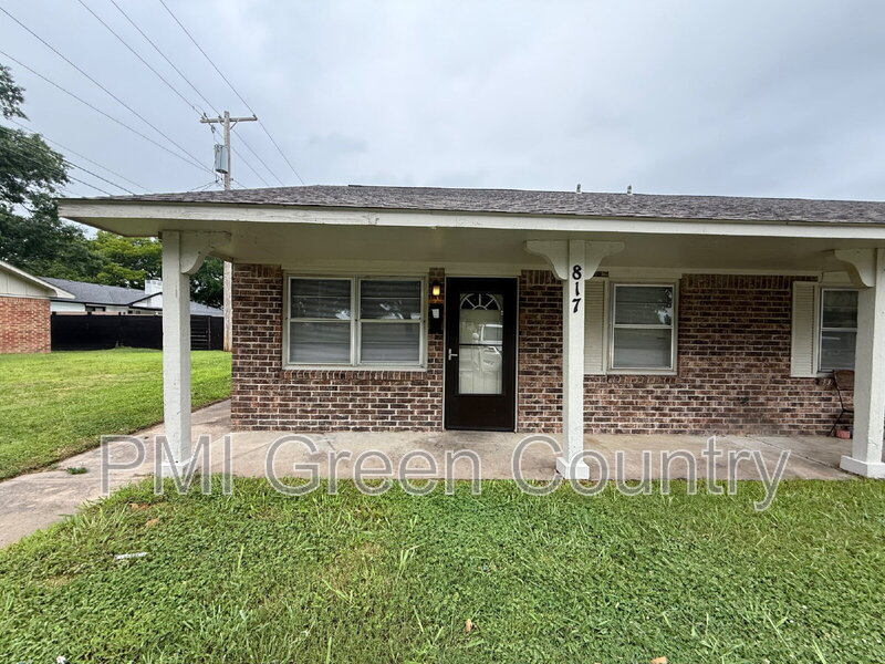 Pryor Condo: 817 Park St
