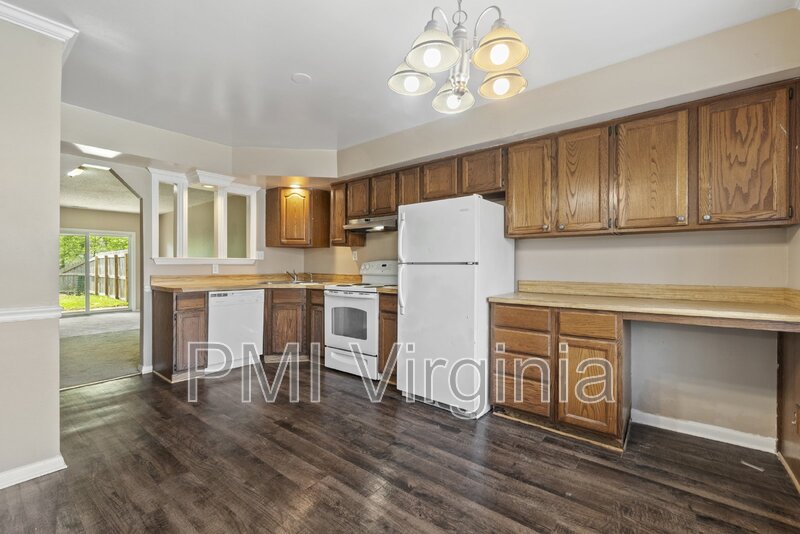 Virginia Beach Townhome: 737 Waters Dr