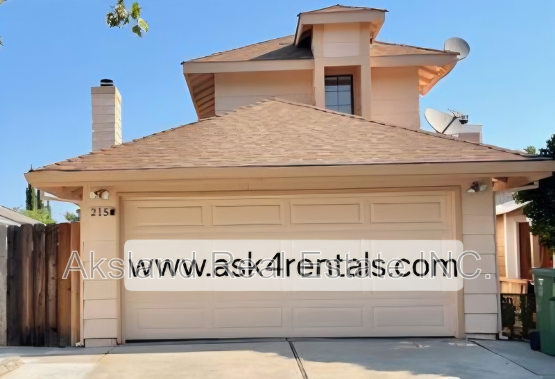 Tracy House: 215 West Clover Road