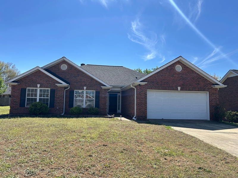 Simpsonville House: 10 Pasture View Ct