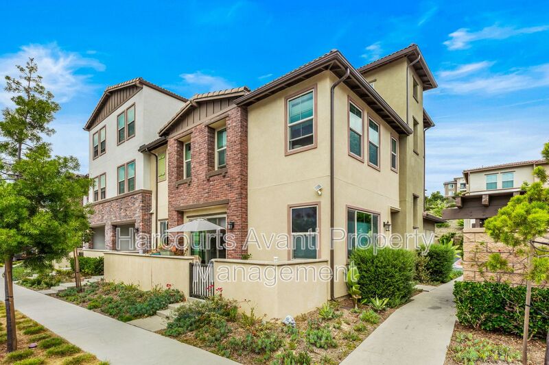 Oceanside House: 1873 Red Willow Way