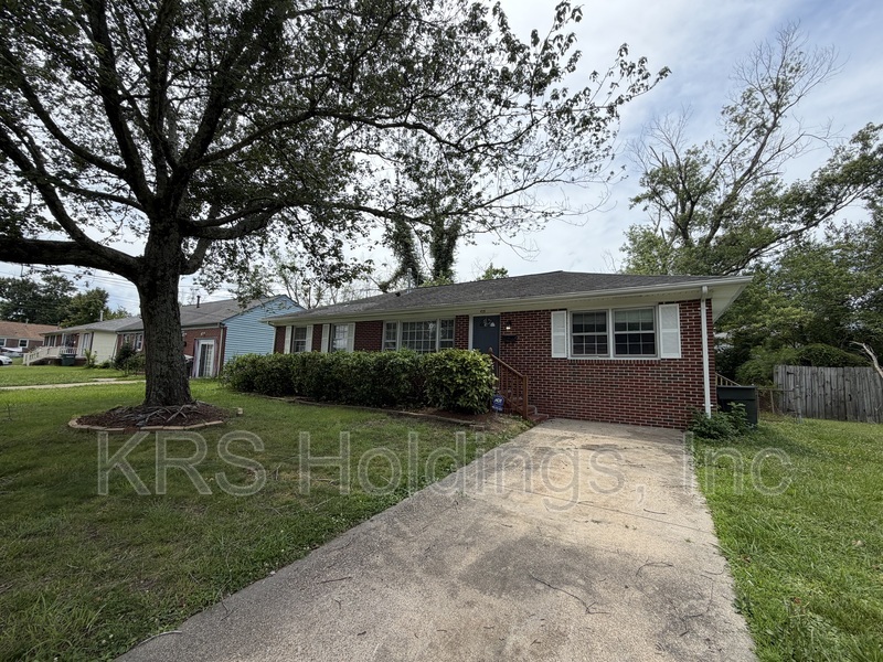 Hampton House: 105 Janet Drive