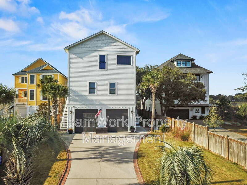 Charleston House: 1664 Teal Marsh Road