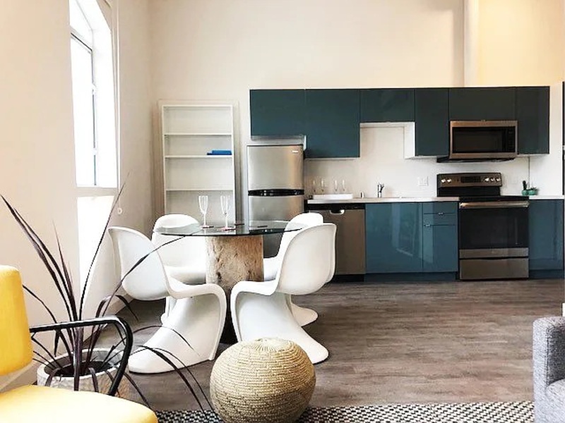 San Diego Condo: 4405 West Point Loma Boulevard