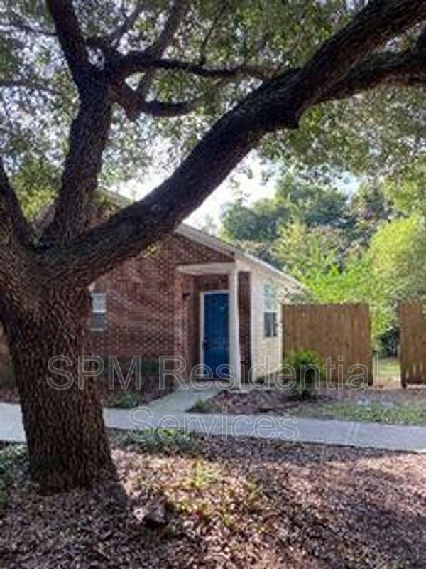 Wilmington House: 4210 Lake Ave