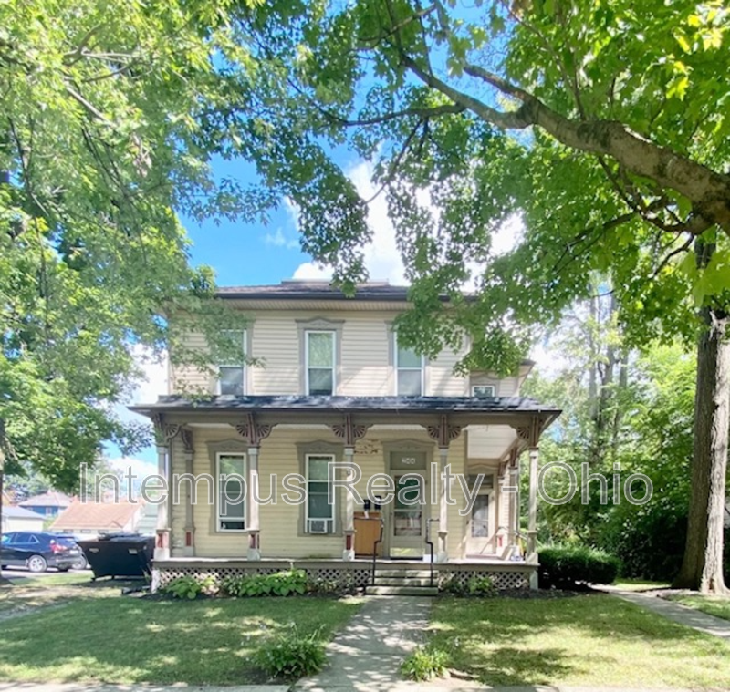 Delaware House: 244 N Washington St