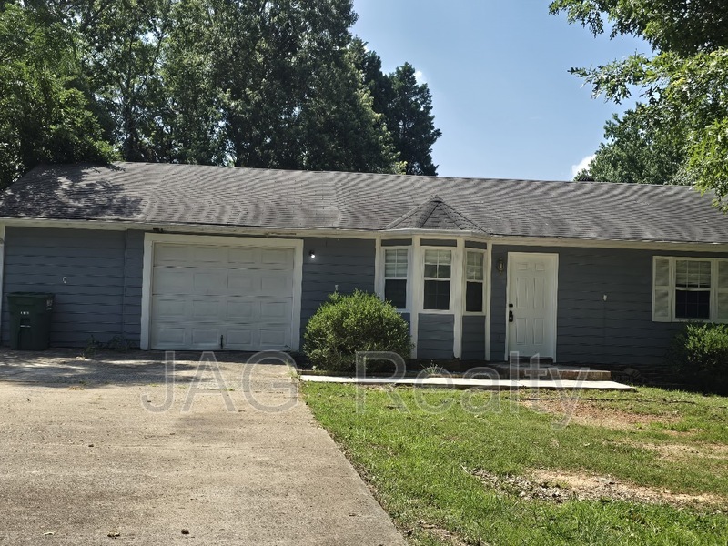 Matthews House: 2601 Briar Trail Court