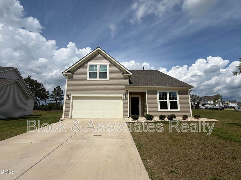 Lillington House: 468 Winding Creek Dr