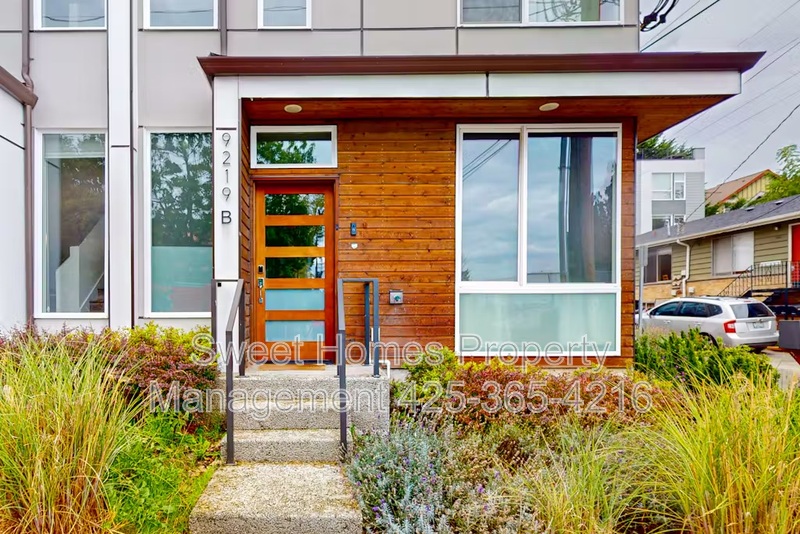 Seattle Townhome: 9219 Linden Avenue North - Unit B
