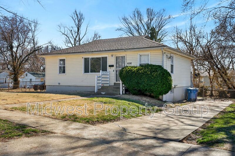 Saint Louis House: 8280 Frost Ave