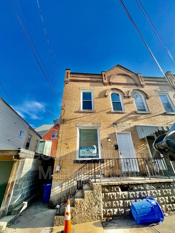 Pittsburgh House: 2 Edith Place