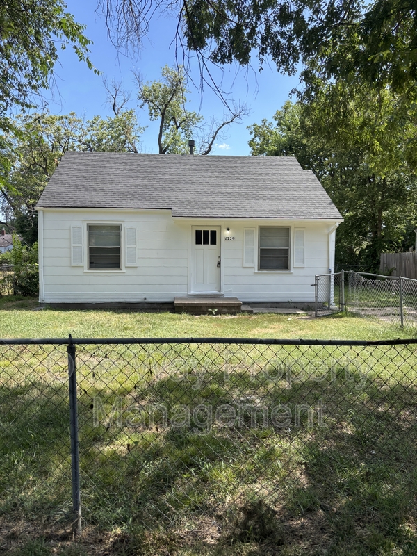 Wichita House: 1729 East Looman Street