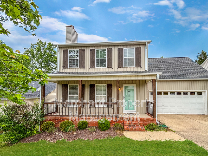 Greer House: 329 Riverside Chase Circle