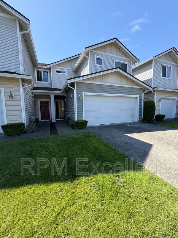 Auburn House: 1462 51 Pl NE