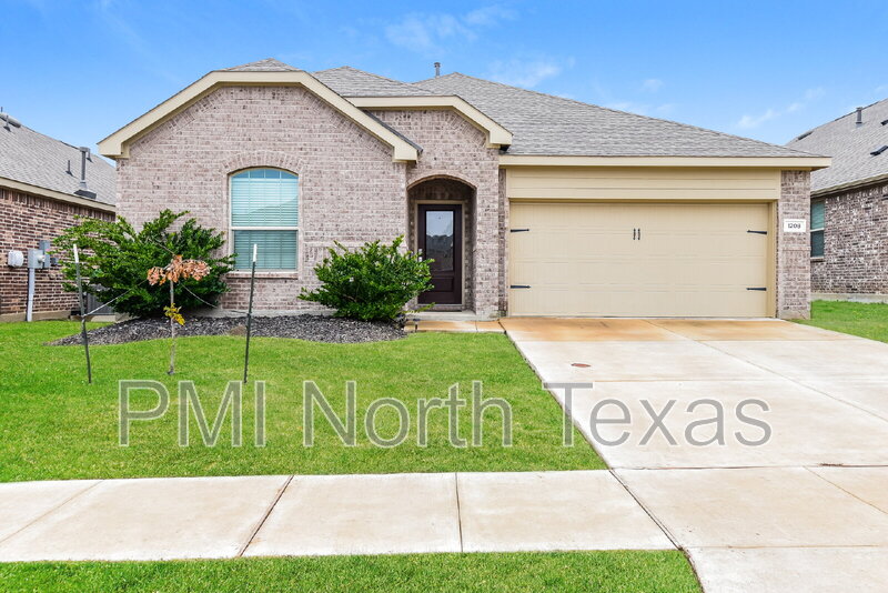 Princeton House: 1208 Mesquite Lane