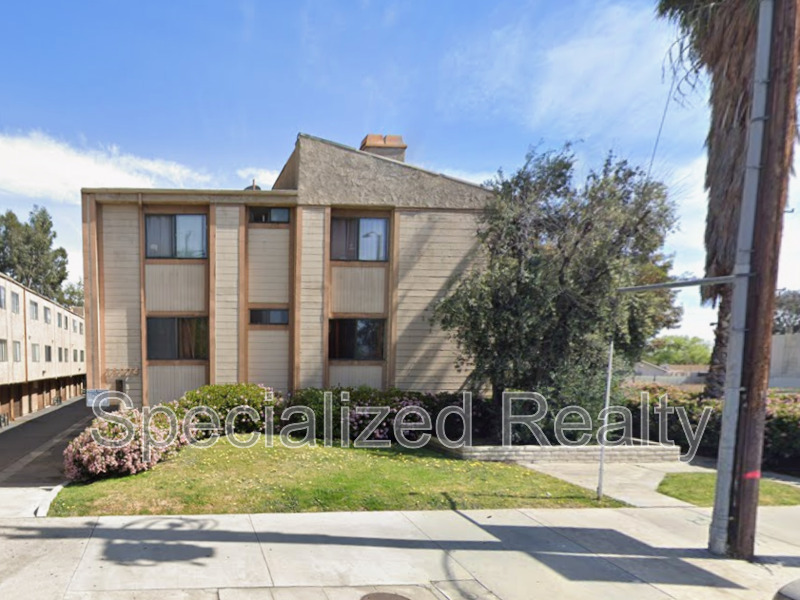 Arleta Condo: 14074 Van Nuys Blvd