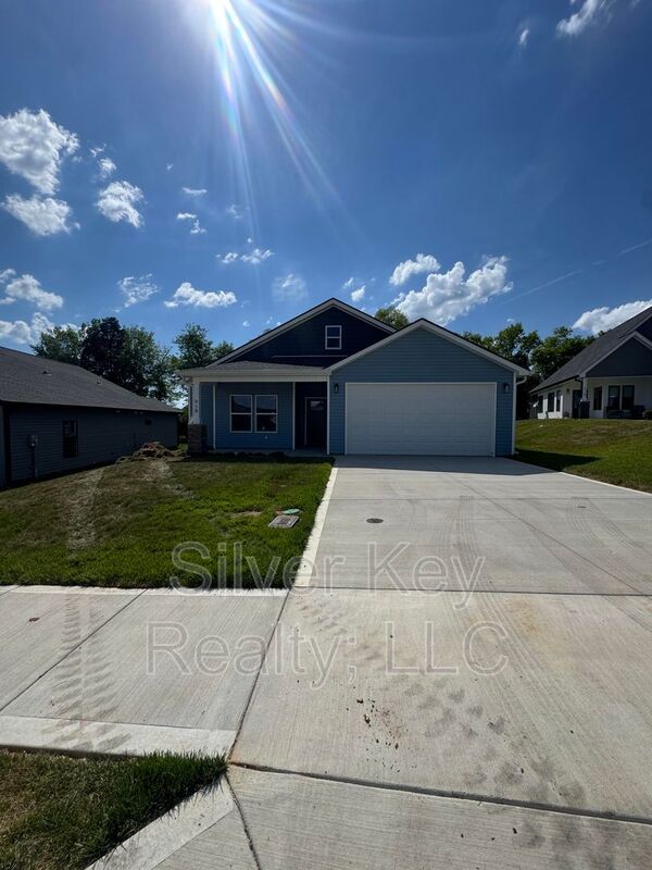 Sweetwater House: 918 Stratford Avenue